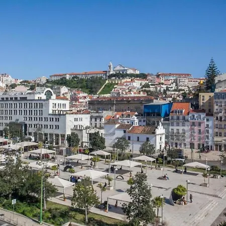 - Martim Moniz And Garage Daire Lisboa