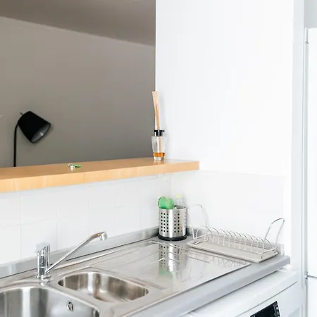 - Martim Moniz And Garage * Lisboa