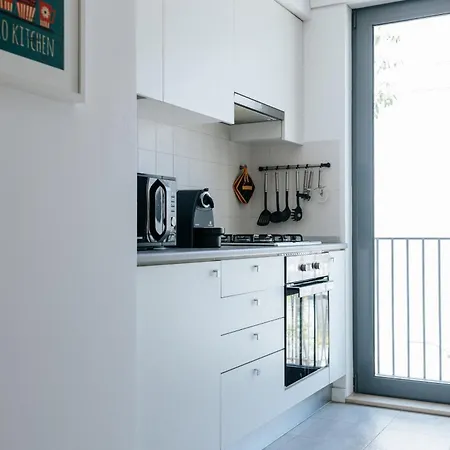 Апартаменти - Martim Moniz And Garage