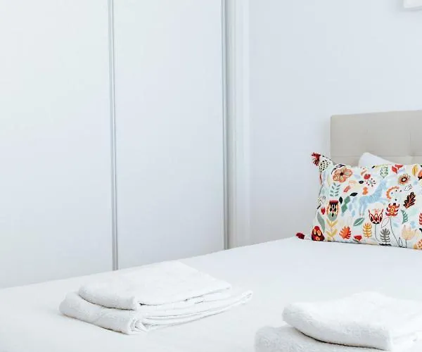 Apartment - Martim Moniz And Garage