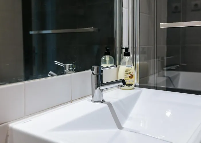 Apartment - Martim Moniz And Garage Lisbon