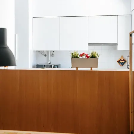 - Martim Moniz And Garage Apartamento