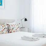 - Martim Moniz And Garage Апартаменты *
