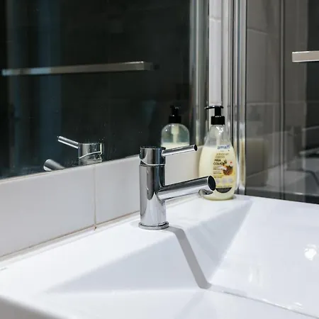 Apartament - Martim Moniz And Garage Lizbona