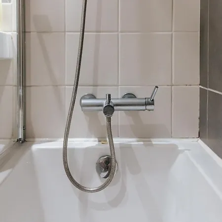 - Martim Moniz And Garage Apartament